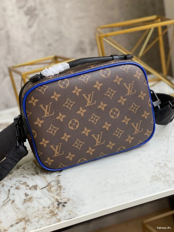 LOUIS S LOCK MESSENGER VUITTON 0801